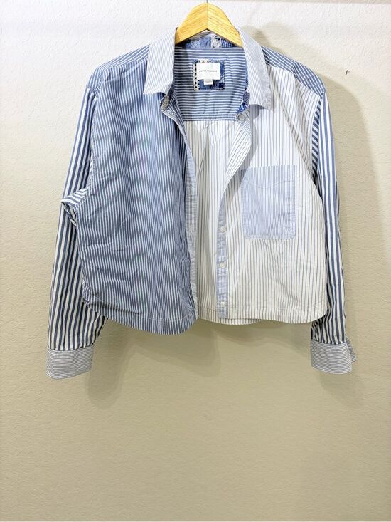 American Eagle Outfitters Tops - Striped Button-Up Crop Shirt in Blue and White Striped